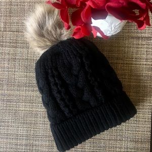 Hand Knit Faux Fur Pom Pom Beanie 🦁